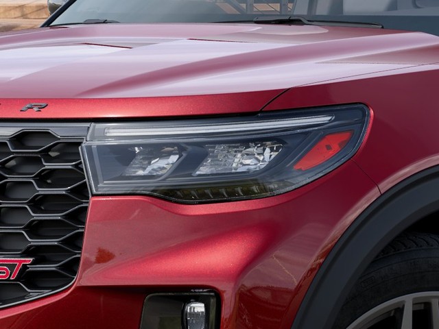 Ford Explorer Vehicle Full-screen Gallery Image 18