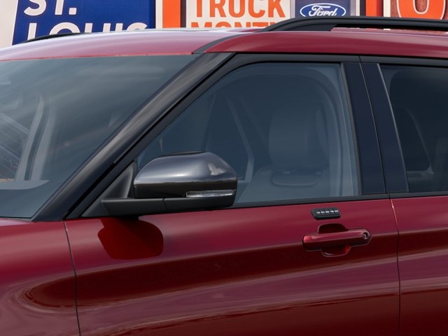 Ford Explorer Vehicle Full-screen Gallery Image 20