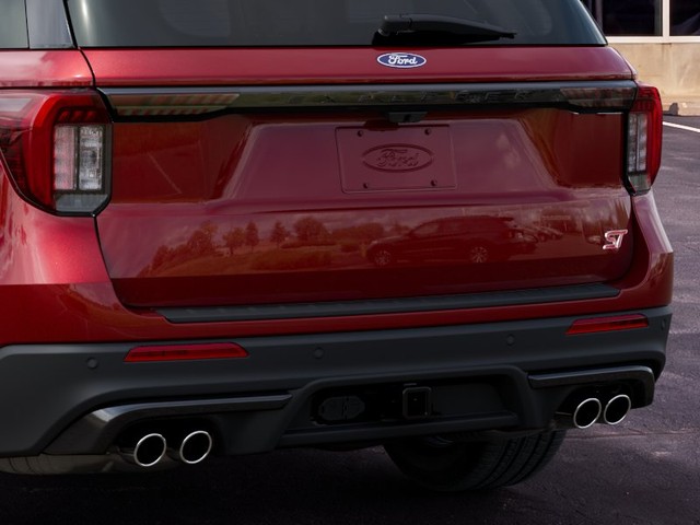 Ford Explorer Vehicle Full-screen Gallery Image 23