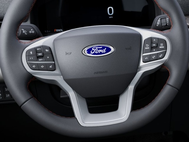 Ford Explorer Vehicle Full-screen Gallery Image 12