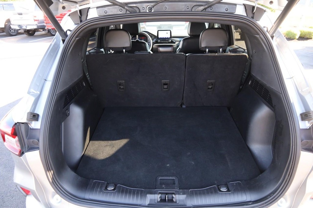 Ford Escape Vehicle Full-screen Gallery Image 07