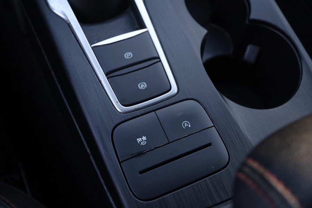 Ford Escape Vehicle Full-screen Gallery Image 20