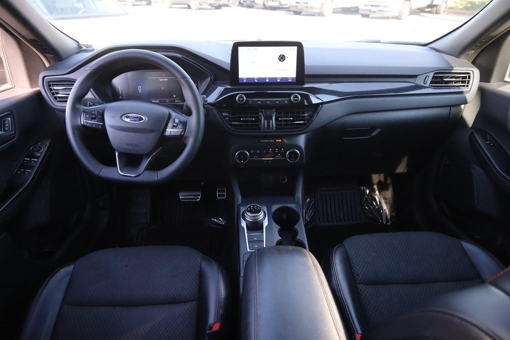 Ford Escape Vehicle Full-screen Gallery Image 22