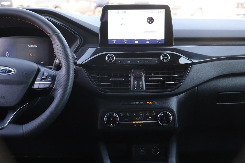 Ford Escape Vehicle Full-screen Gallery Image 25