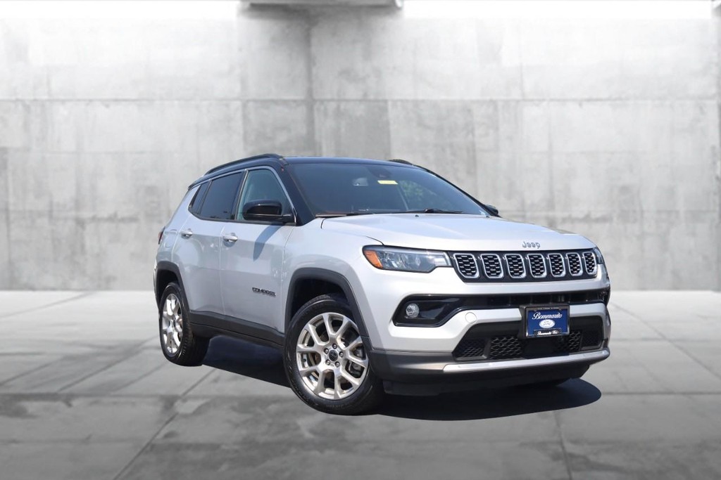 Jeep Compass Vehicle Full-screen Gallery Image 2