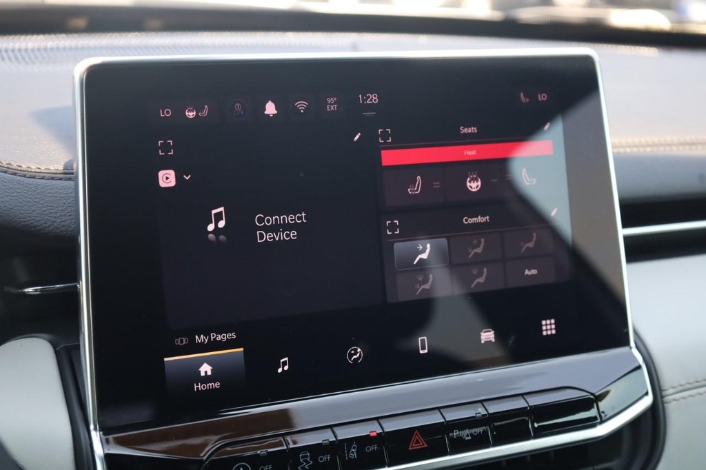 Jeep Compass Vehicle Full-screen Gallery Image 14