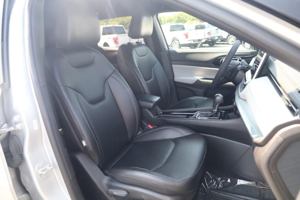 Jeep Compass Vehicle Full-screen Gallery Image 20