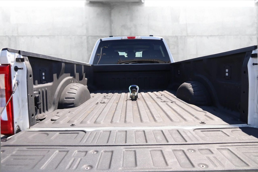 Ford Super Duty F-350 SRW Vehicle Image 07