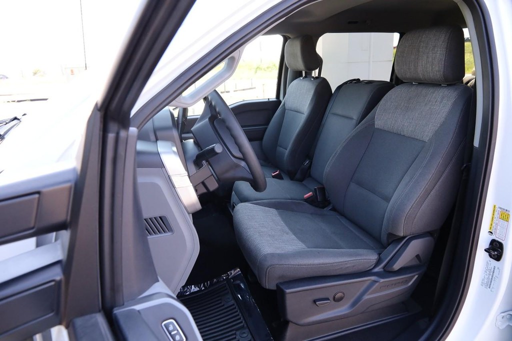 Ford Super Duty F-350 SRW Vehicle Image 09