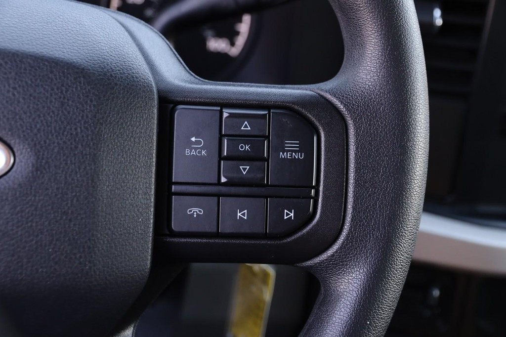 Ford Super Duty F-350 SRW Vehicle Image 13