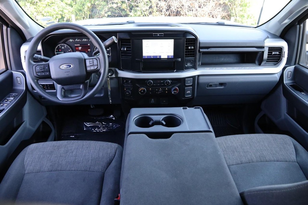 Ford Super Duty F-350 SRW Vehicle Image 19