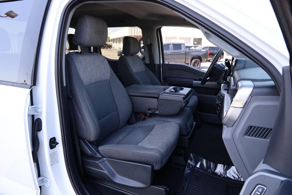 Ford Super Duty F-350 SRW Vehicle Image 24