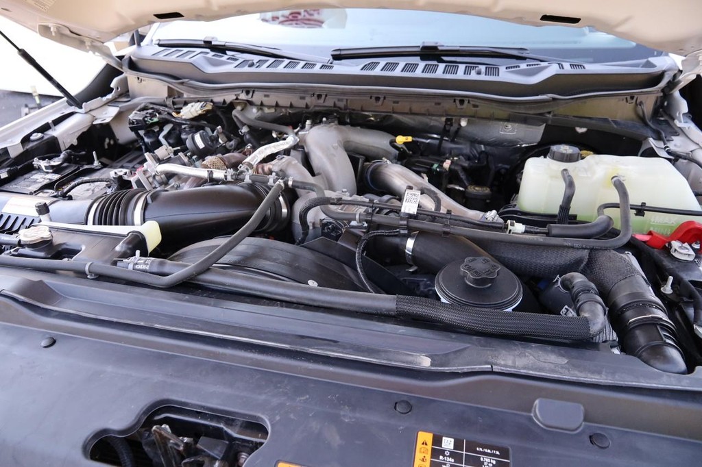 Ford Super Duty F-350 SRW Vehicle Image 25
