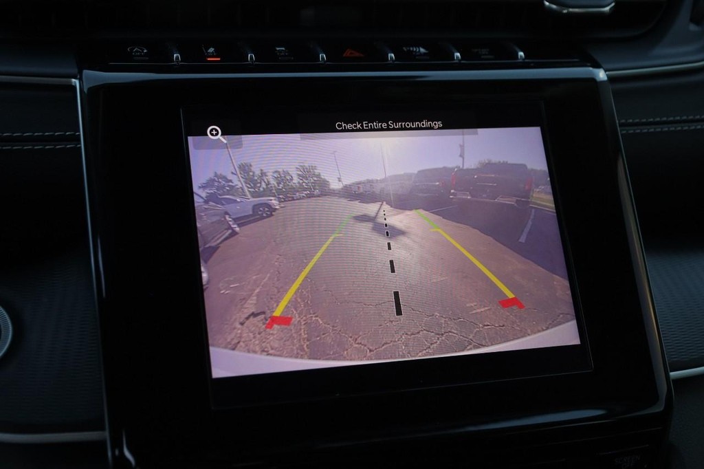 Jeep Grand Cherokee Vehicle Image 17