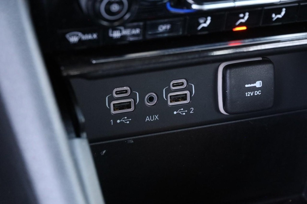 Jeep Grand Cherokee Vehicle Image 19