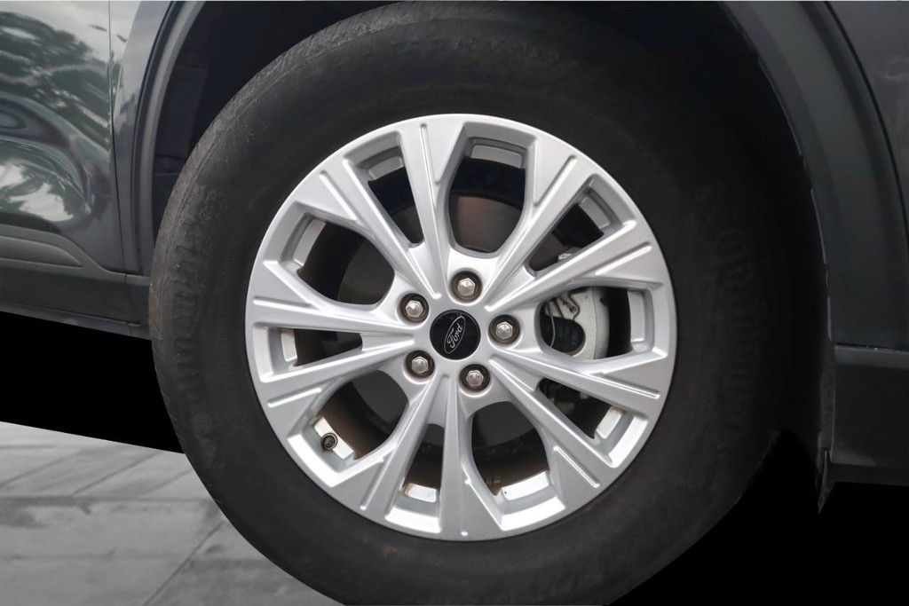 Ford Escape Vehicle Image 03