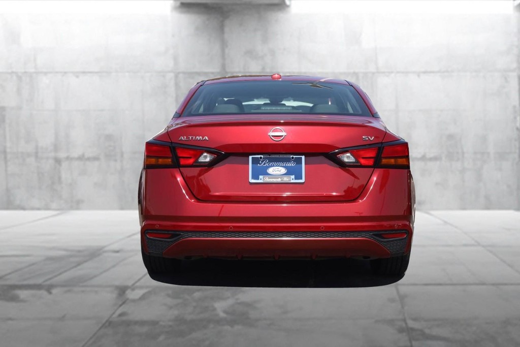 Nissan Altima Vehicle Image 06