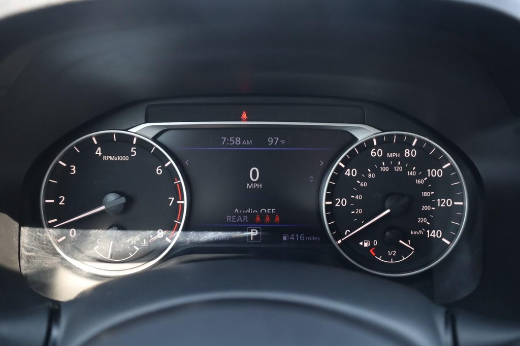Nissan Altima Vehicle Image 13