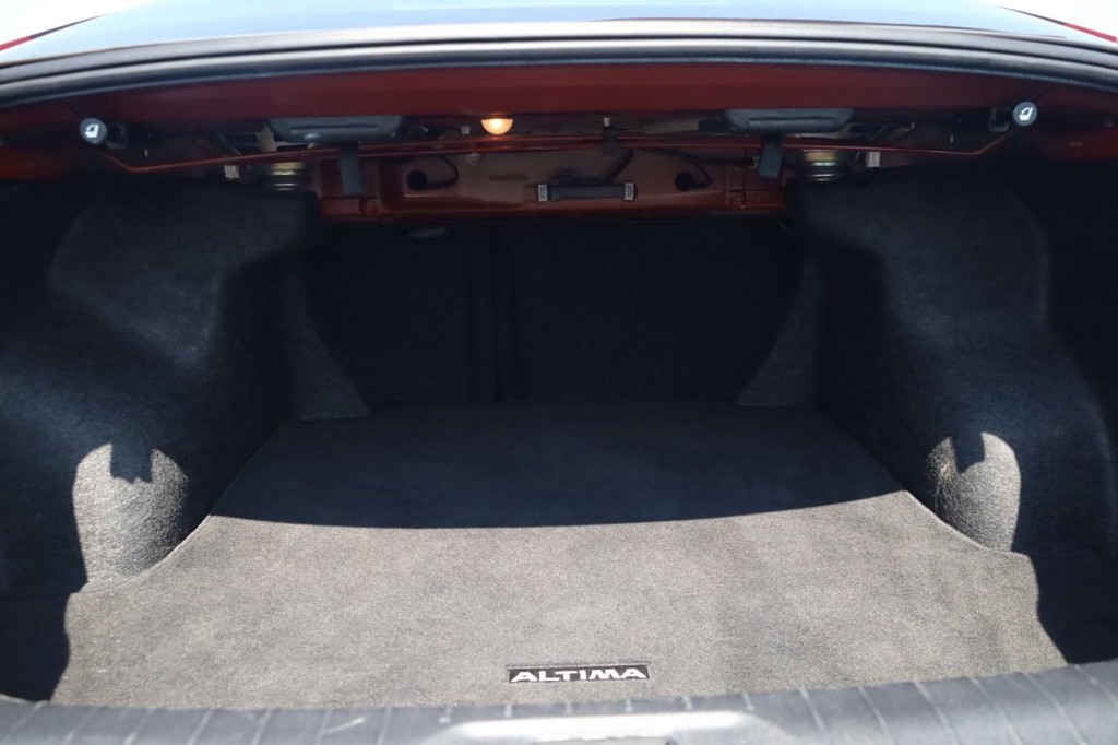 Nissan Altima Vehicle Image 24