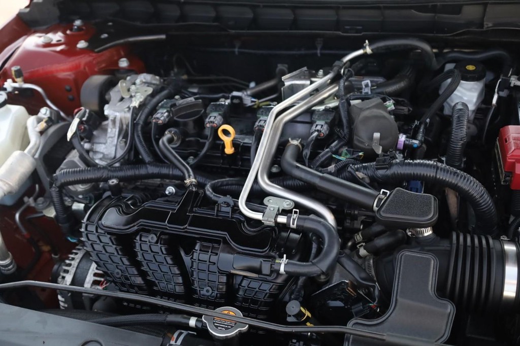 Nissan Altima Vehicle Image 25