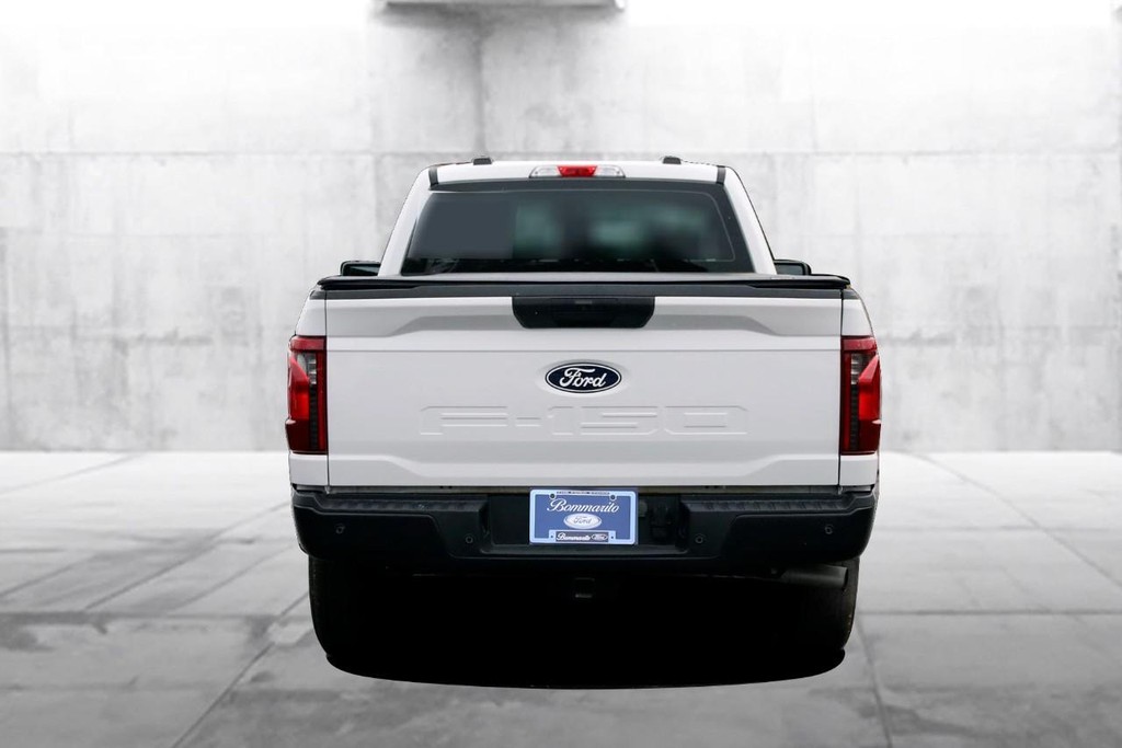 Ford F-150 Vehicle Full-screen Gallery Image 6