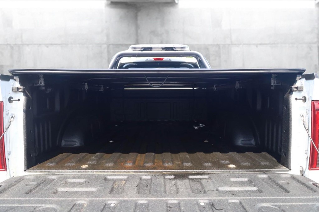Ford F-150 Vehicle Full-screen Gallery Image 7