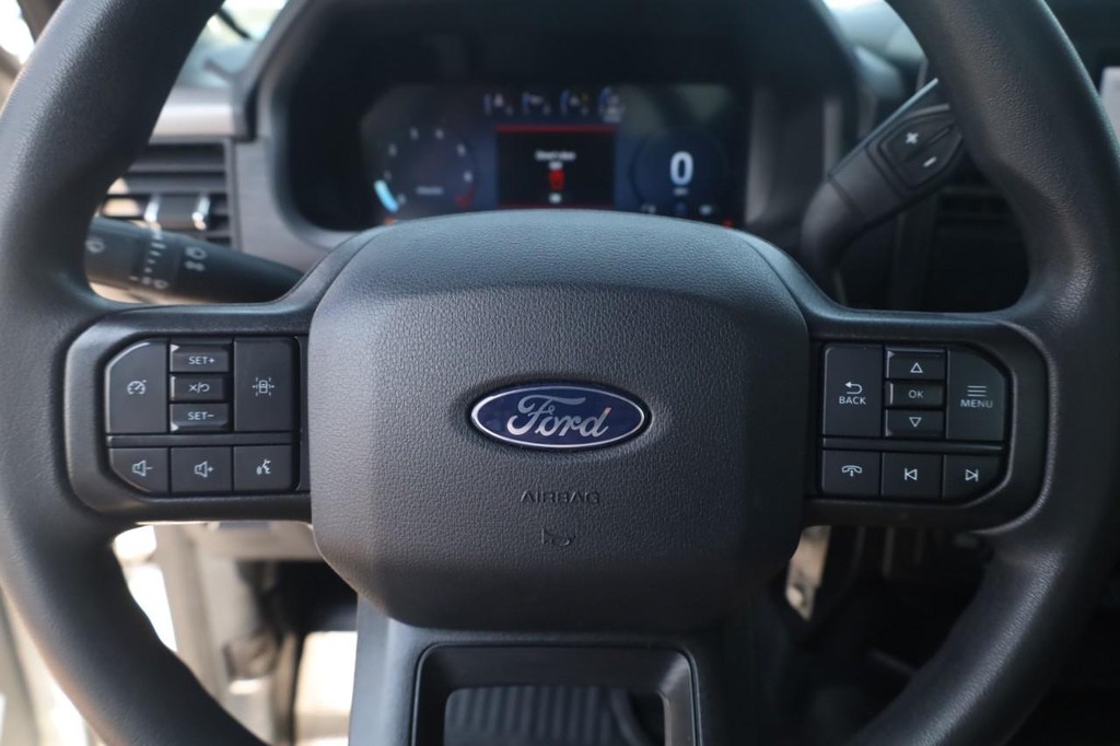 Ford F-150 Vehicle Full-screen Gallery Image 8
