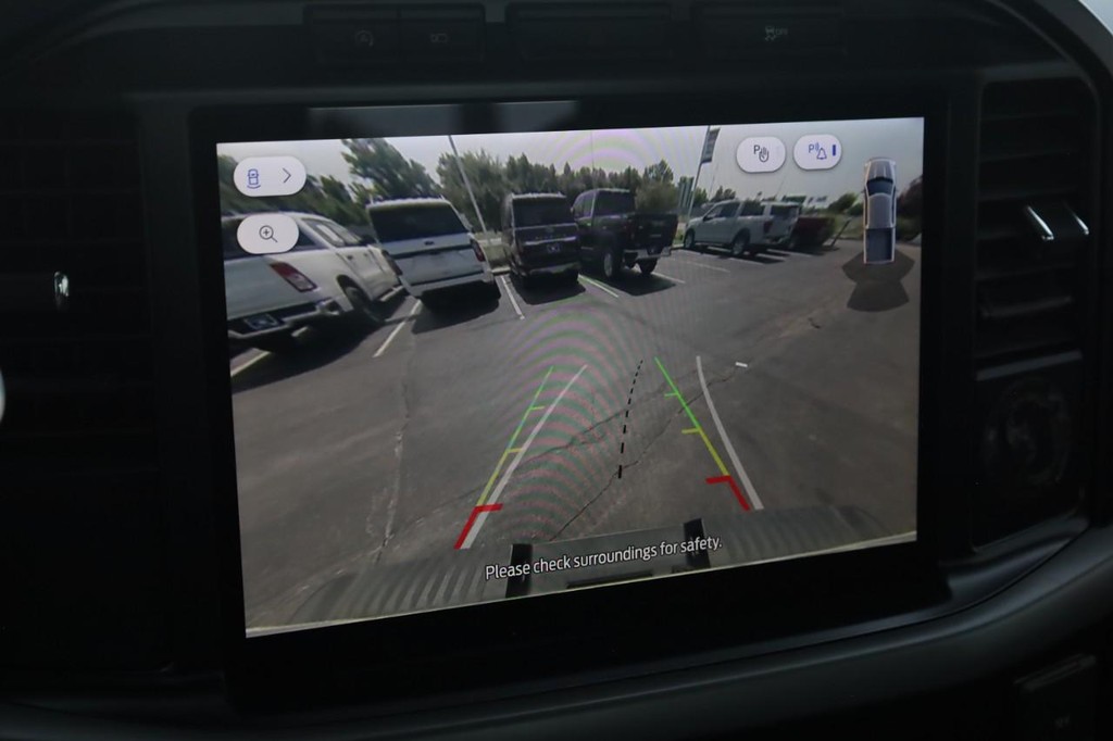 Ford F-150 Vehicle Full-screen Gallery Image 15