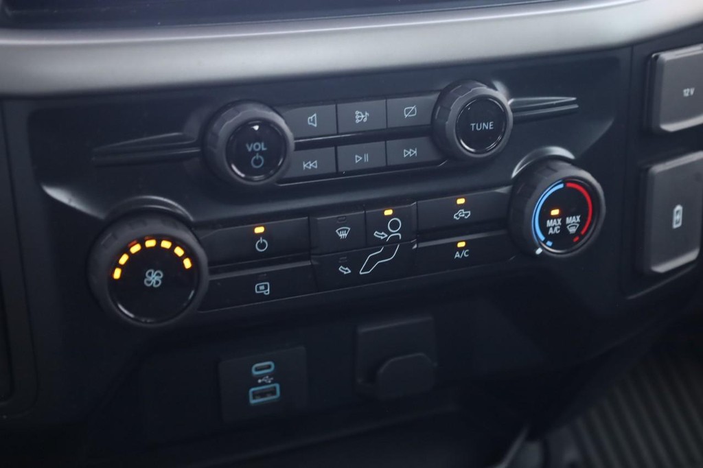 Ford F-150 Vehicle Full-screen Gallery Image 17