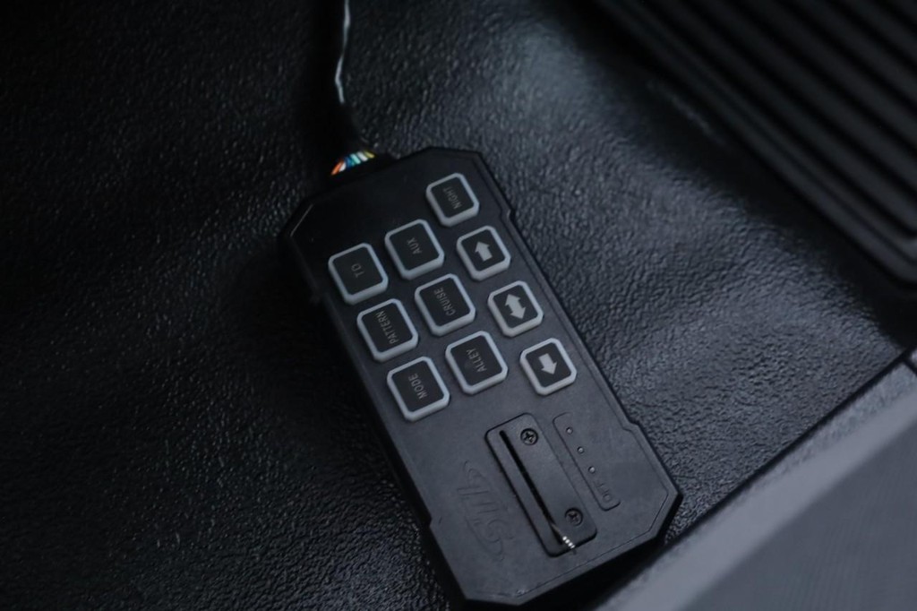 Ford F-150 Vehicle Full-screen Gallery Image 19