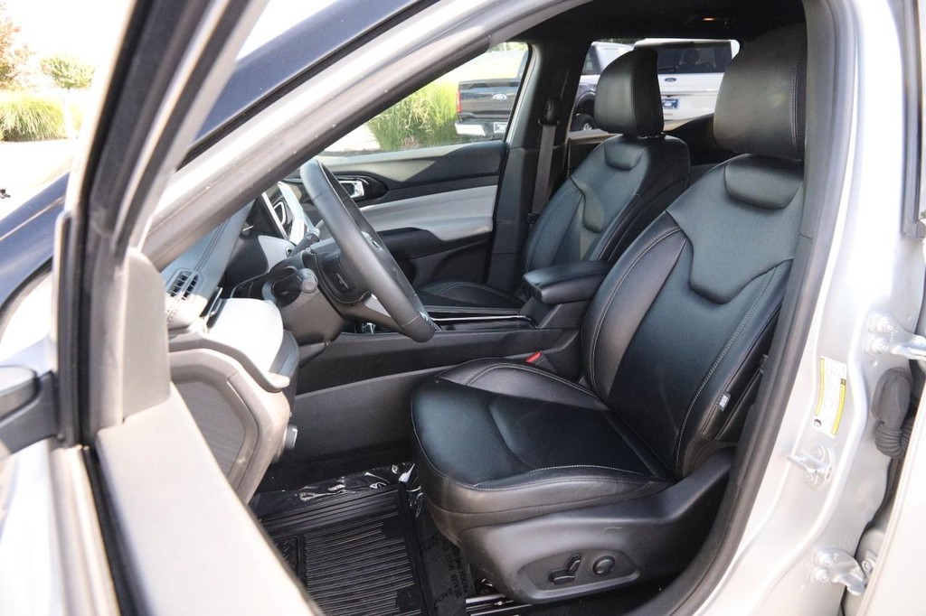 Jeep Compass Vehicle Image 08