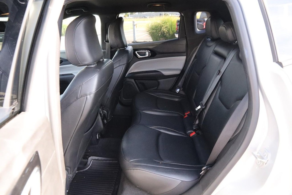 Jeep Compass Vehicle Image 09
