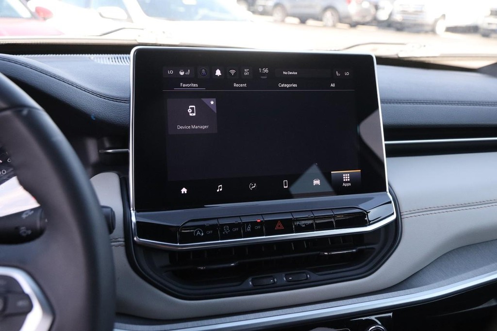 Jeep Compass Vehicle Image 15