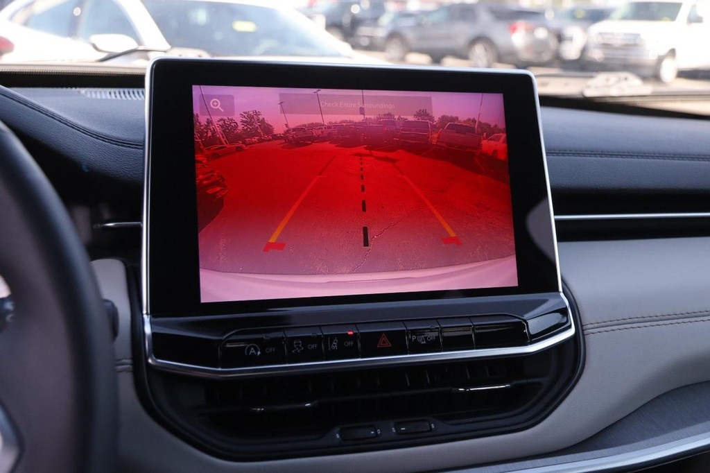 Jeep Compass Vehicle Image 16