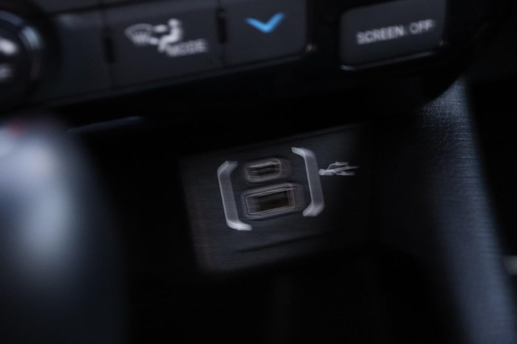 Jeep Compass Vehicle Image 21