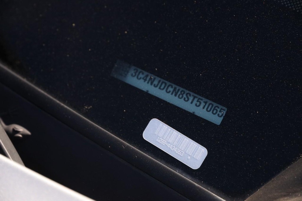 Jeep Compass Vehicle Image 30
