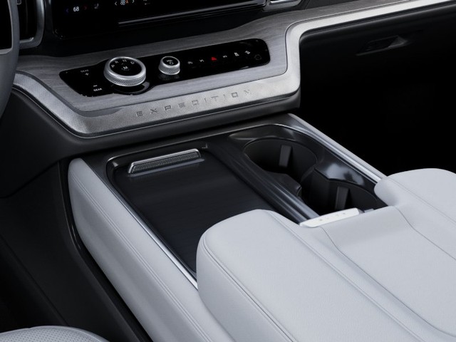 Ford Expedition Vehicle Image 15