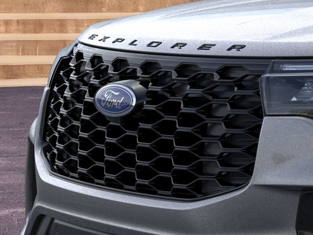 Ford Explorer Vehicle Image 17
