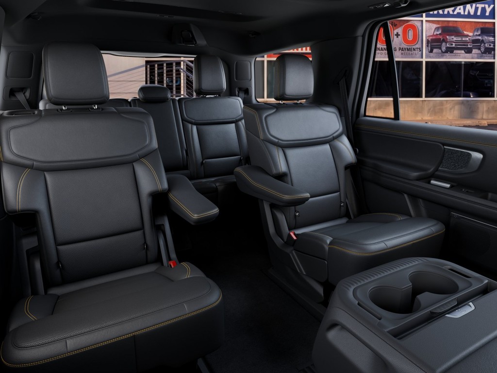 Ford Expedition Vehicle Image 11
