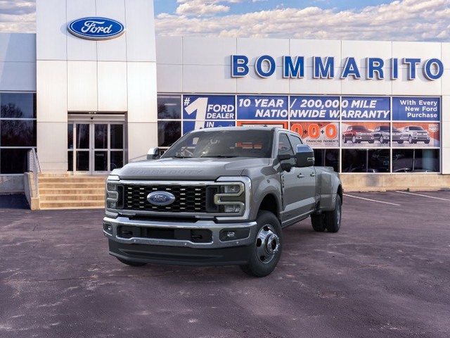 Ford Super Duty F-350 DRW Vehicle Image 02