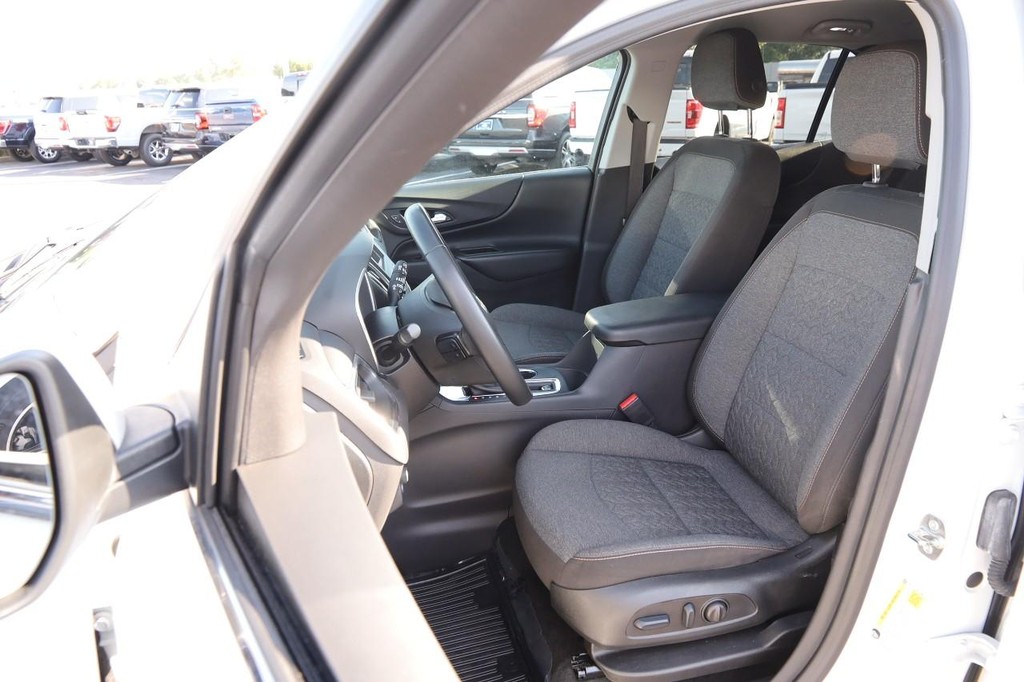 Chevrolet Equinox Vehicle Full-screen Gallery Image 09