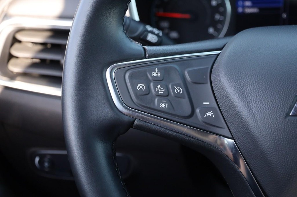 Chevrolet Equinox Vehicle Full-screen Gallery Image 12
