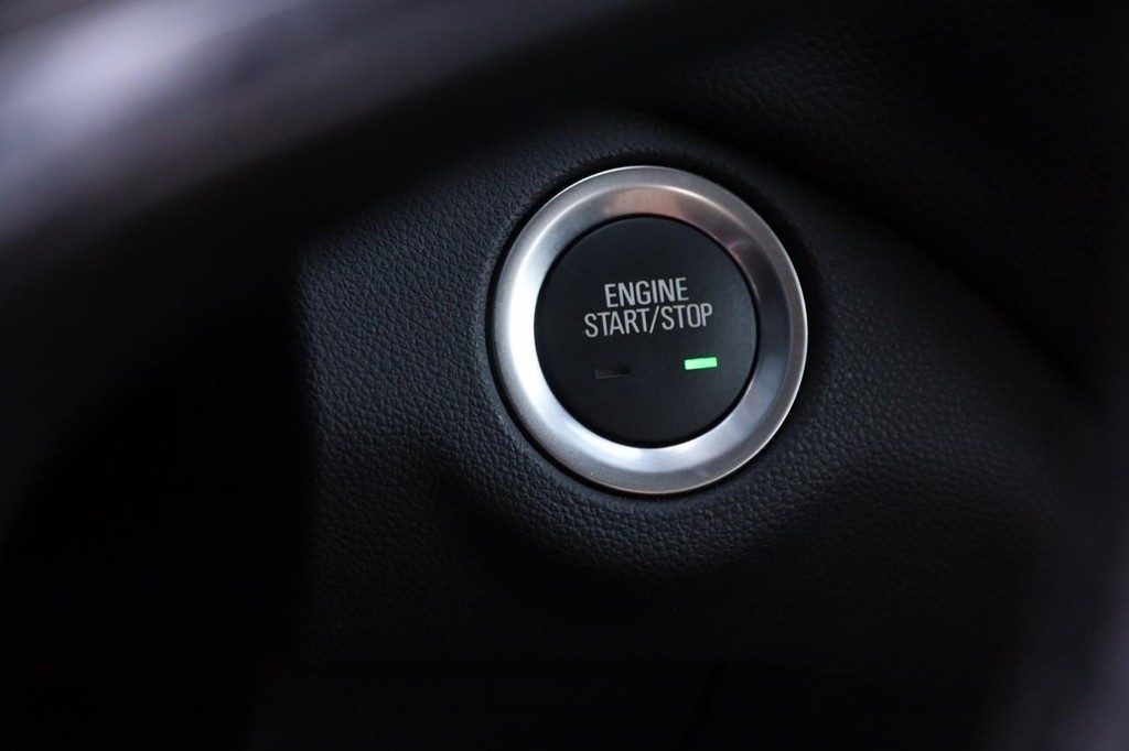 Chevrolet Equinox Vehicle Full-screen Gallery Image 15