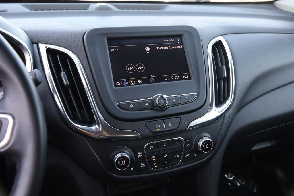 Chevrolet Equinox Vehicle Full-screen Gallery Image 16