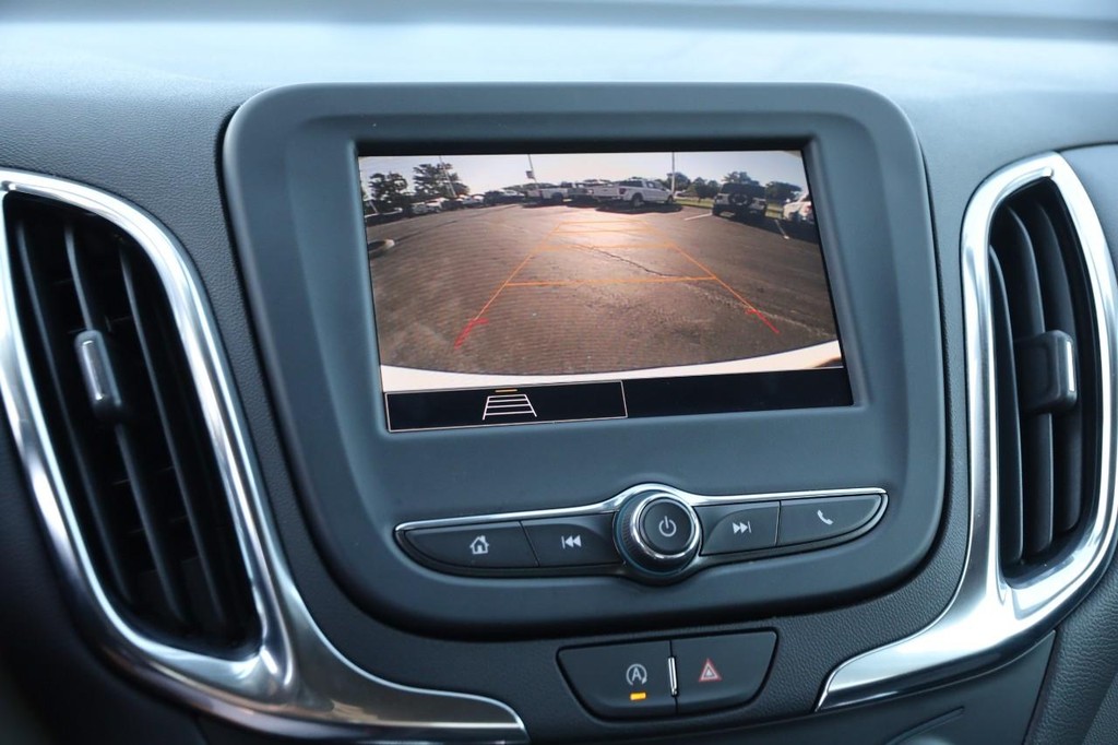Chevrolet Equinox Vehicle Full-screen Gallery Image 18