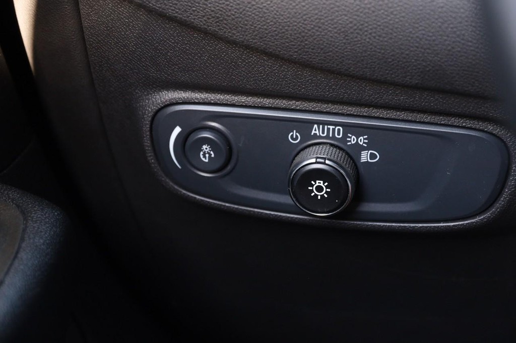 Chevrolet Equinox Vehicle Full-screen Gallery Image 21