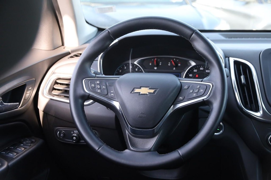 Chevrolet Equinox Vehicle Full-screen Gallery Image 24