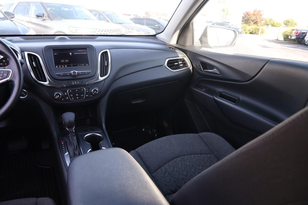 Chevrolet Equinox Vehicle Full-screen Gallery Image 26