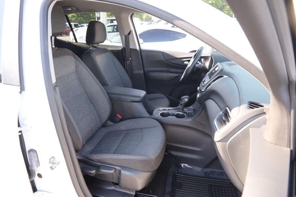 Chevrolet Equinox Vehicle Full-screen Gallery Image 27
