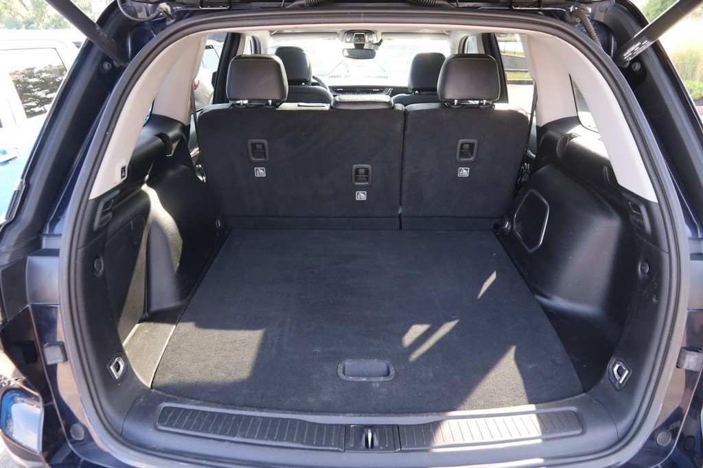 Jeep Grand Cherokee 4xe Vehicle Full-screen Gallery Image 7